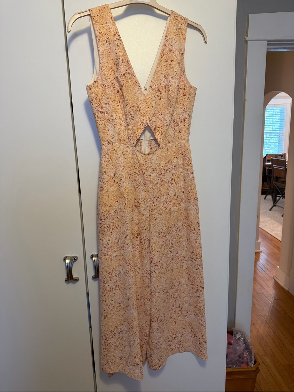 Sleeveless V-Neck Midi jumpsuit in Peach Floral